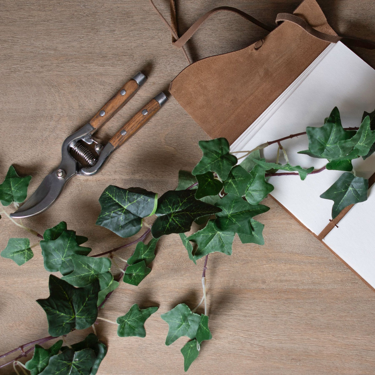 Small Ivy Garland - Green