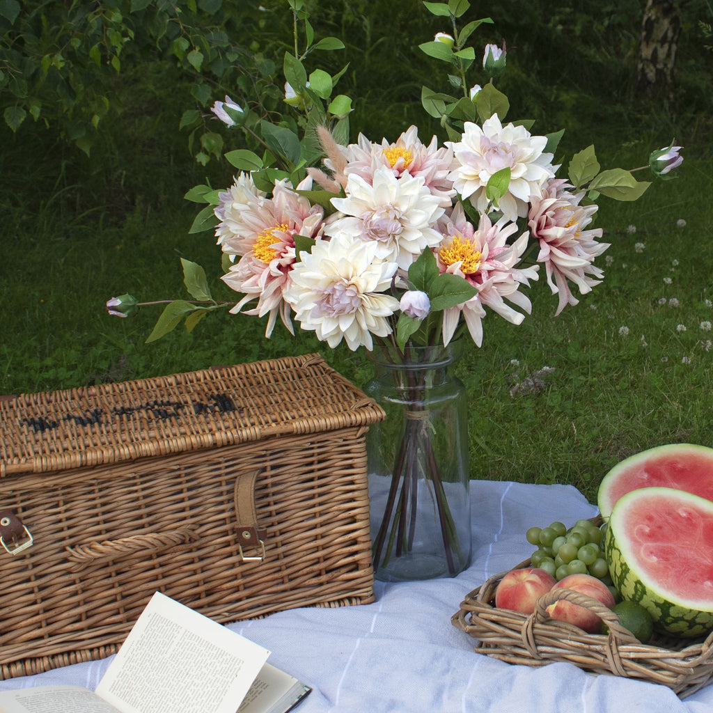 Lush Pink Dahlia - Pink