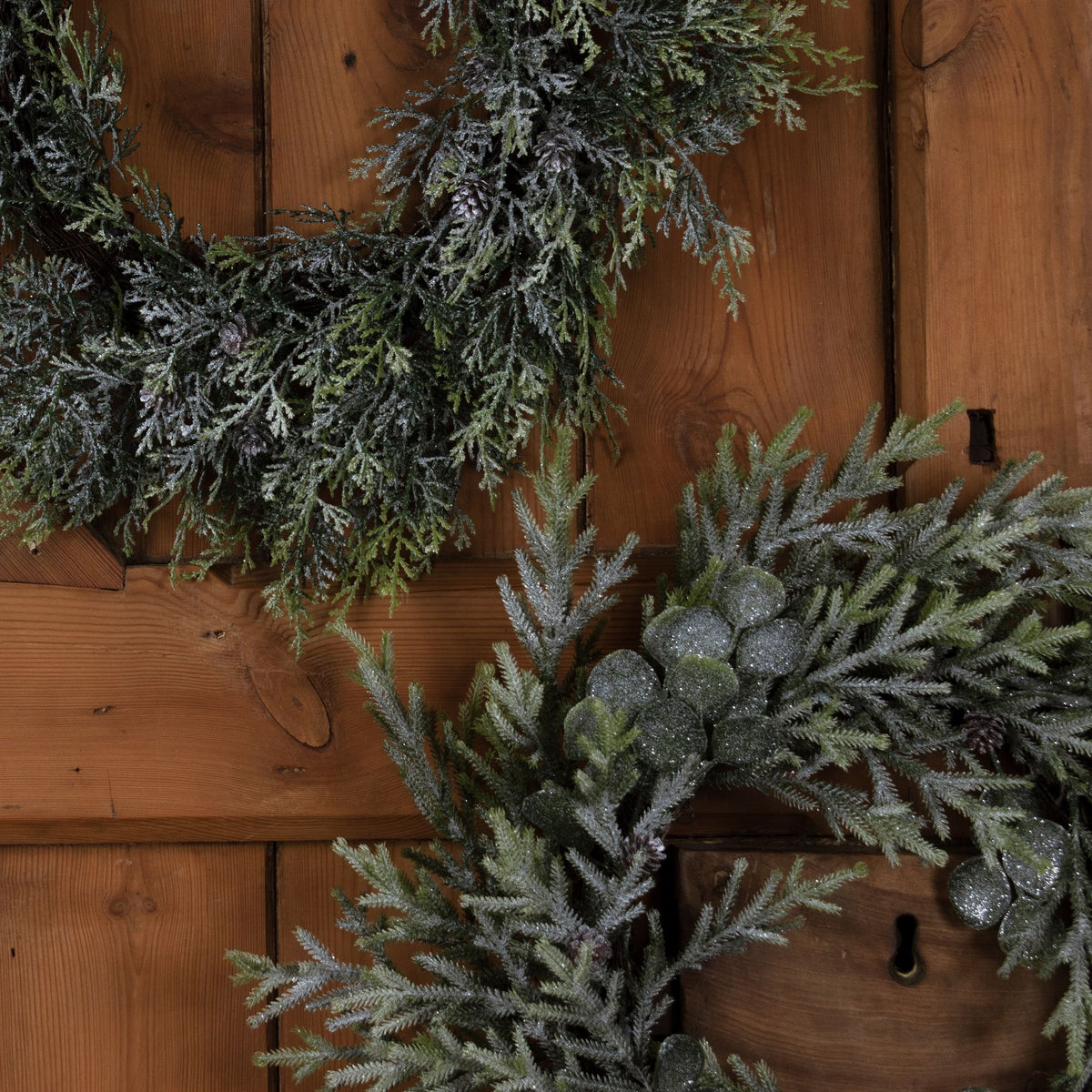 Frosted Pine Wreath with Pinecones - White