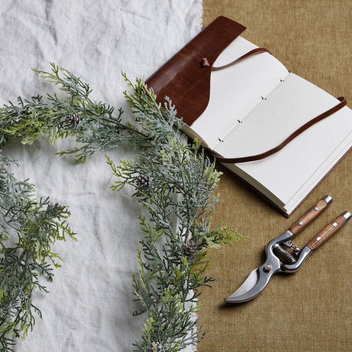Frosted Pine Garland with Pinecones - White