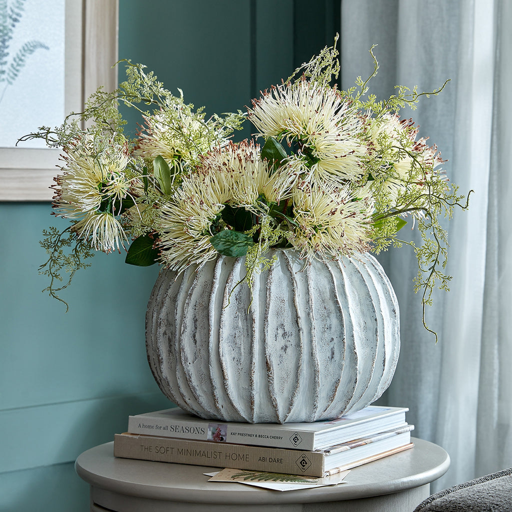 Lorenzo Rotund Fin Vase - White